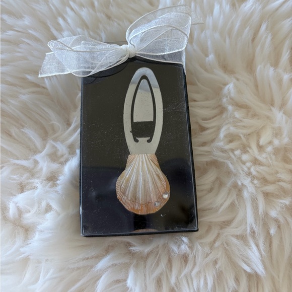 CC CASSIANI COLLECTION Other - CC CASSIANI COLLECTION Beige Scallop Shell Bookmark